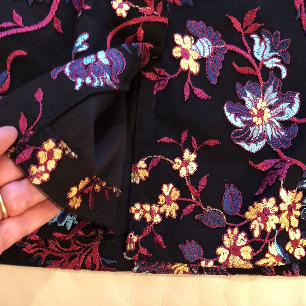 Nicole Miller black/ multi -colored embroidered sheath/midi cocktail dress - Picture 10 of 10